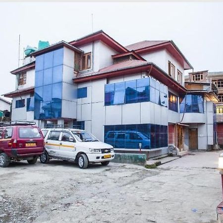 Butterfly Hotel Srinagar  Bagian luar foto