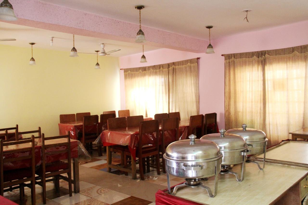 Butterfly Hotel Srinagar  Bagian luar foto