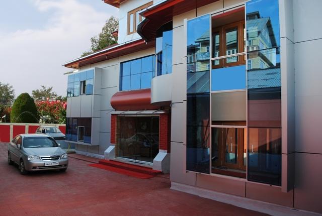 Butterfly Hotel Srinagar  Bagian luar foto
