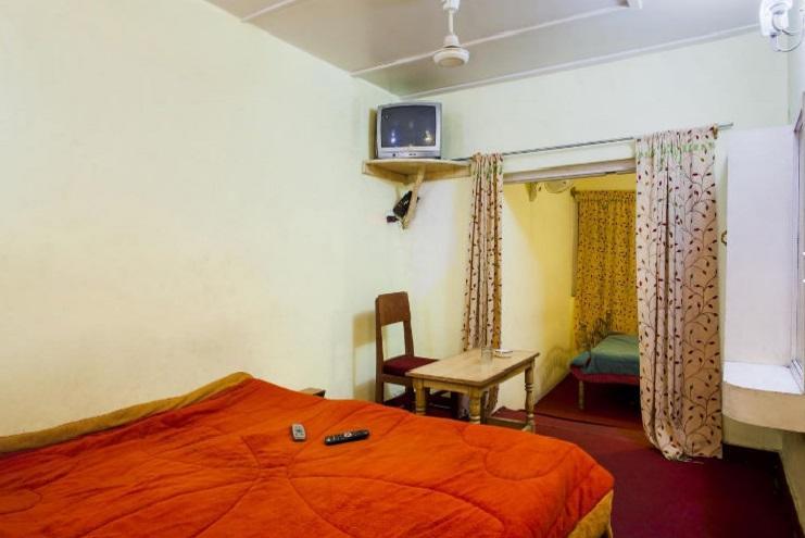 Butterfly Hotel Srinagar  Bagian luar foto