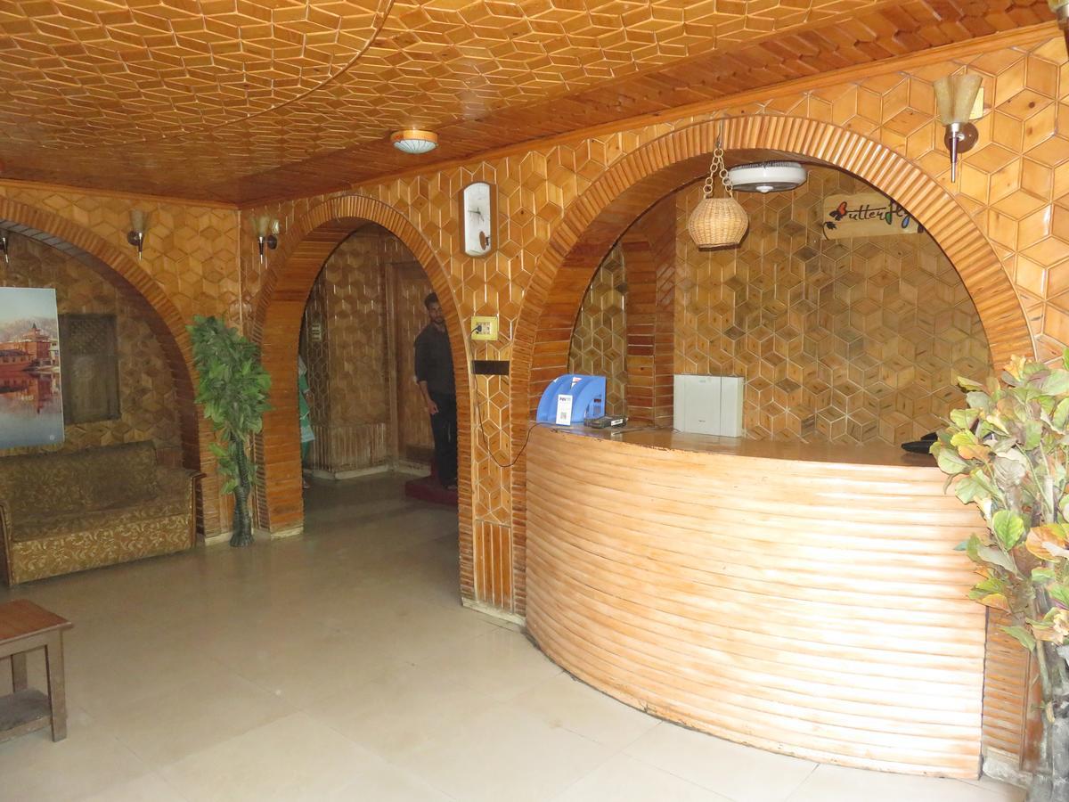 Butterfly Hotel Srinagar  Bagian luar foto