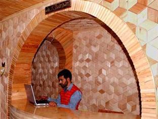 Butterfly Hotel Srinagar  Bagian luar foto